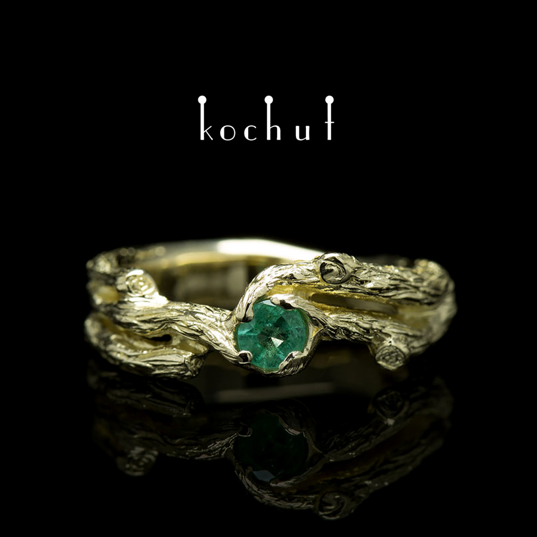 Ring «Twig». Yellow gold, emerald