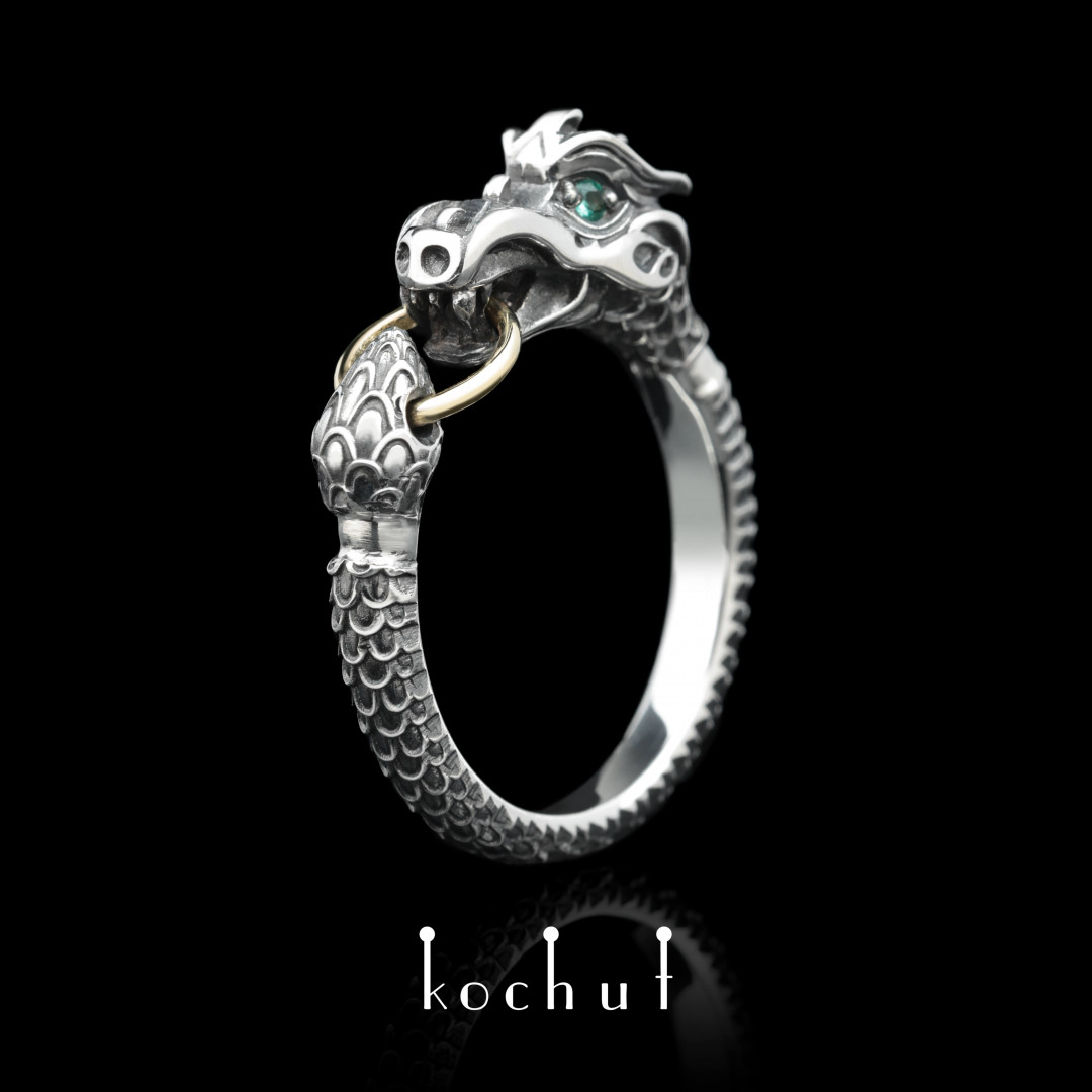 Ring «Dragon». Silver, yellow gold, emeralds, oxidized
