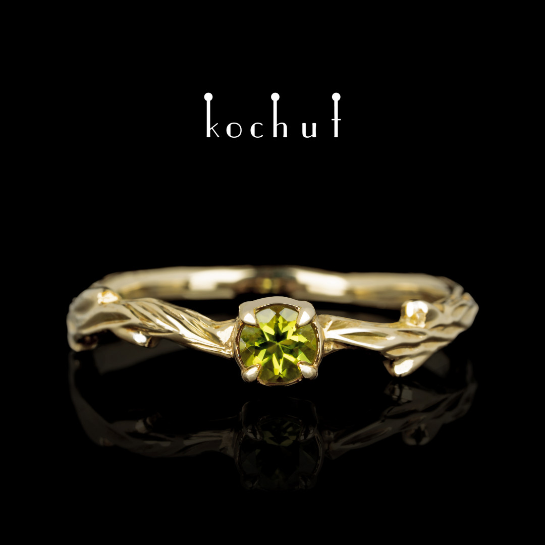 Ring «The March twig». Yellow gold, chrysolite