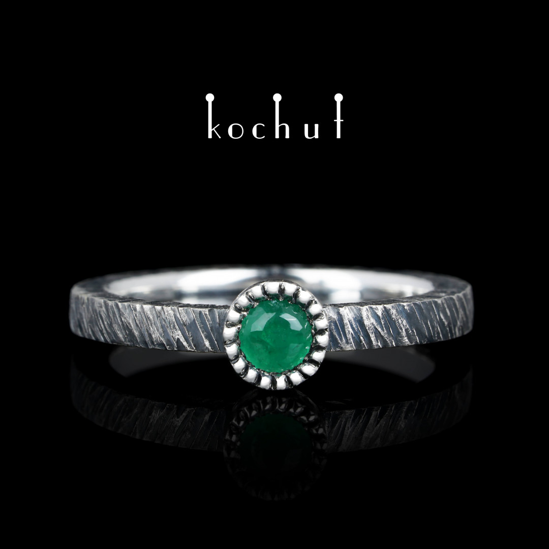 Ring «Earth». Silver, emerald, oxidized