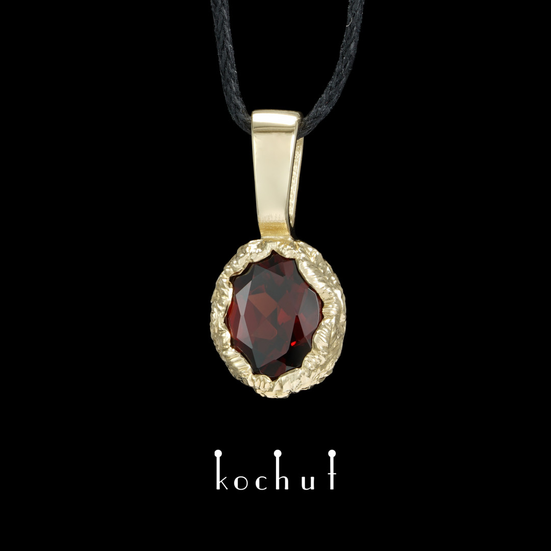 Pendant «The Source of Life». Yellow gold, red garnet