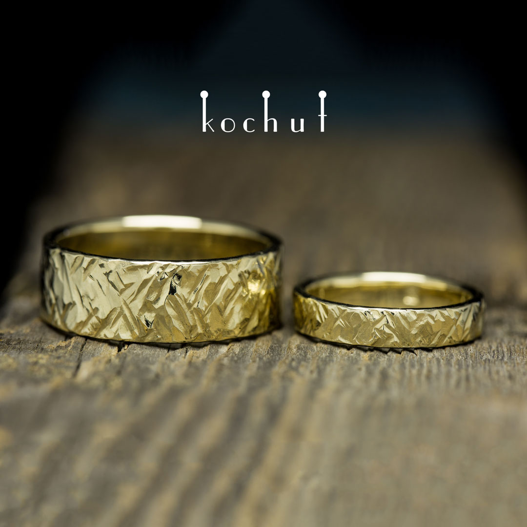 Wedding rings in forging Storm. Yellow gold