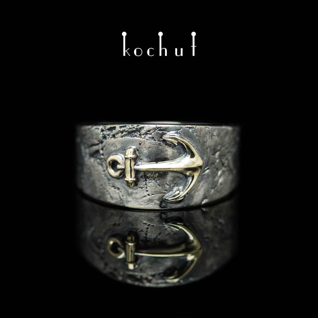 Ring «Sea luck». White and yellow gold, black rhodium