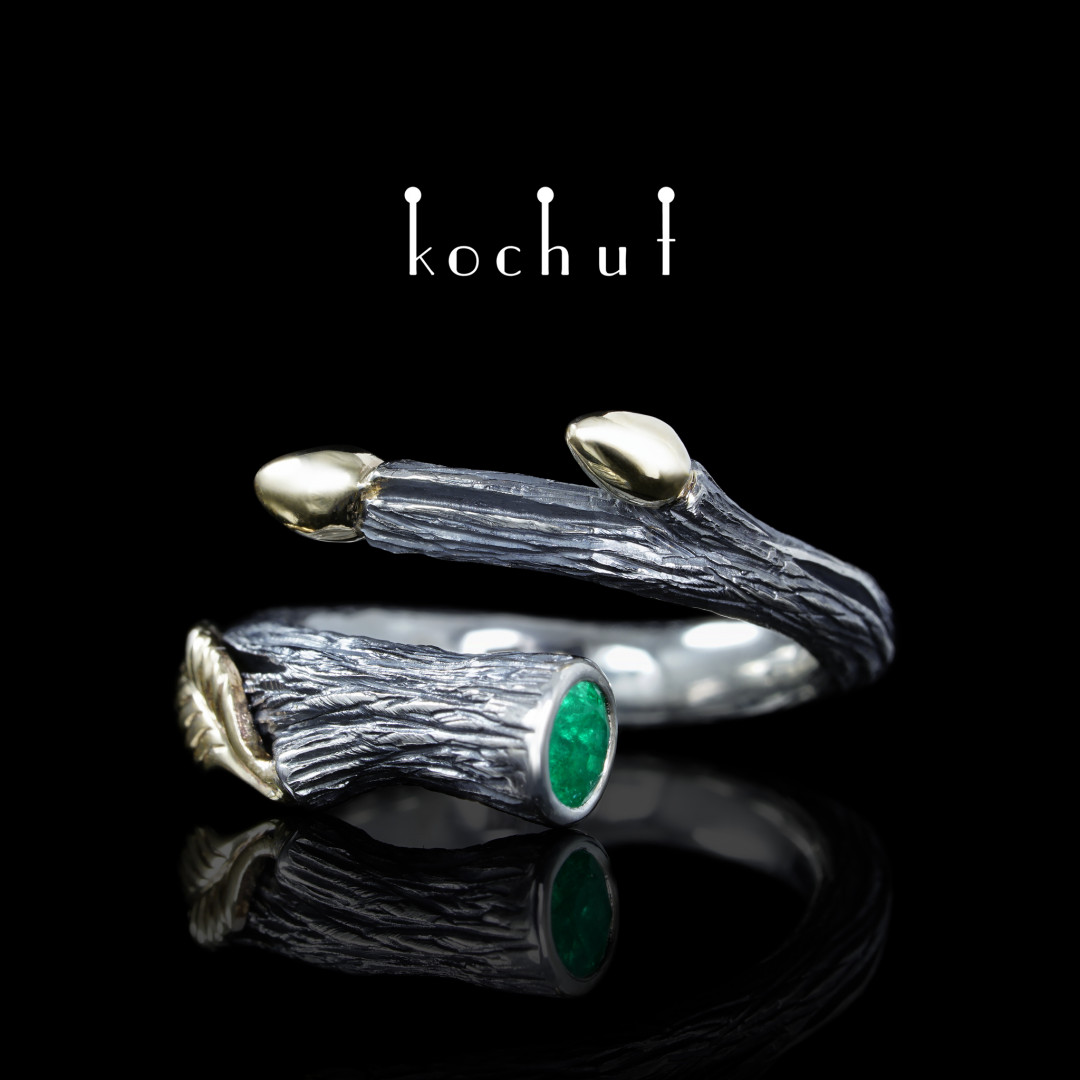 Ring «Forest Horn». Silver, yellow gold, oxidized, emerald