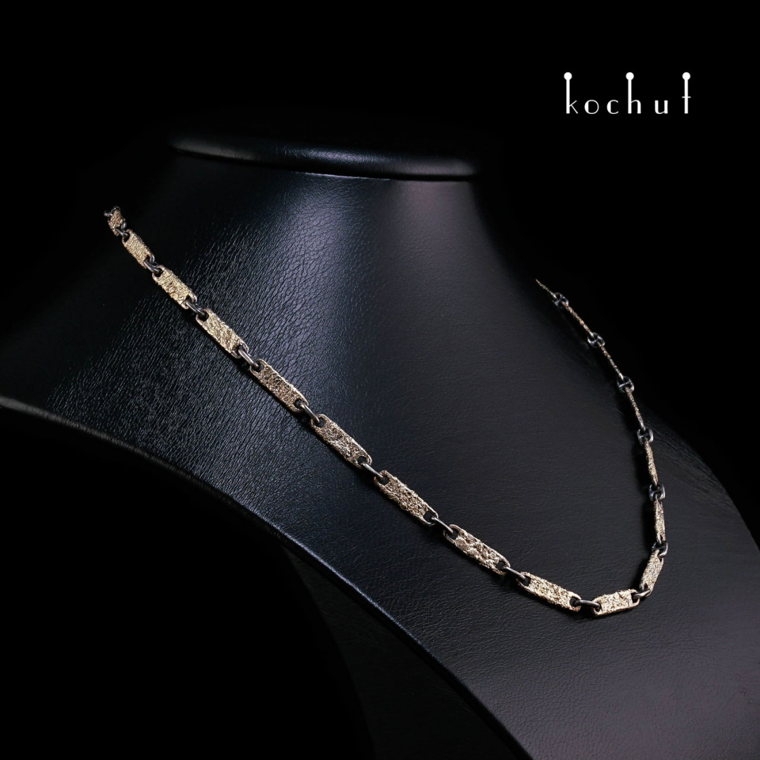 Soul and body — a chain made of silver and yellow gold