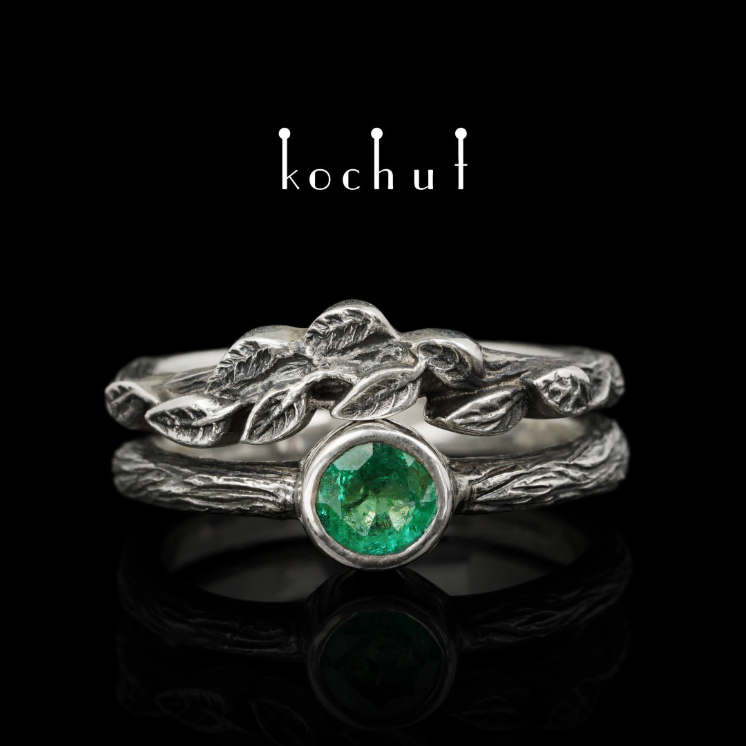 Ring «First meeting». Silver, emerald, oxidized
