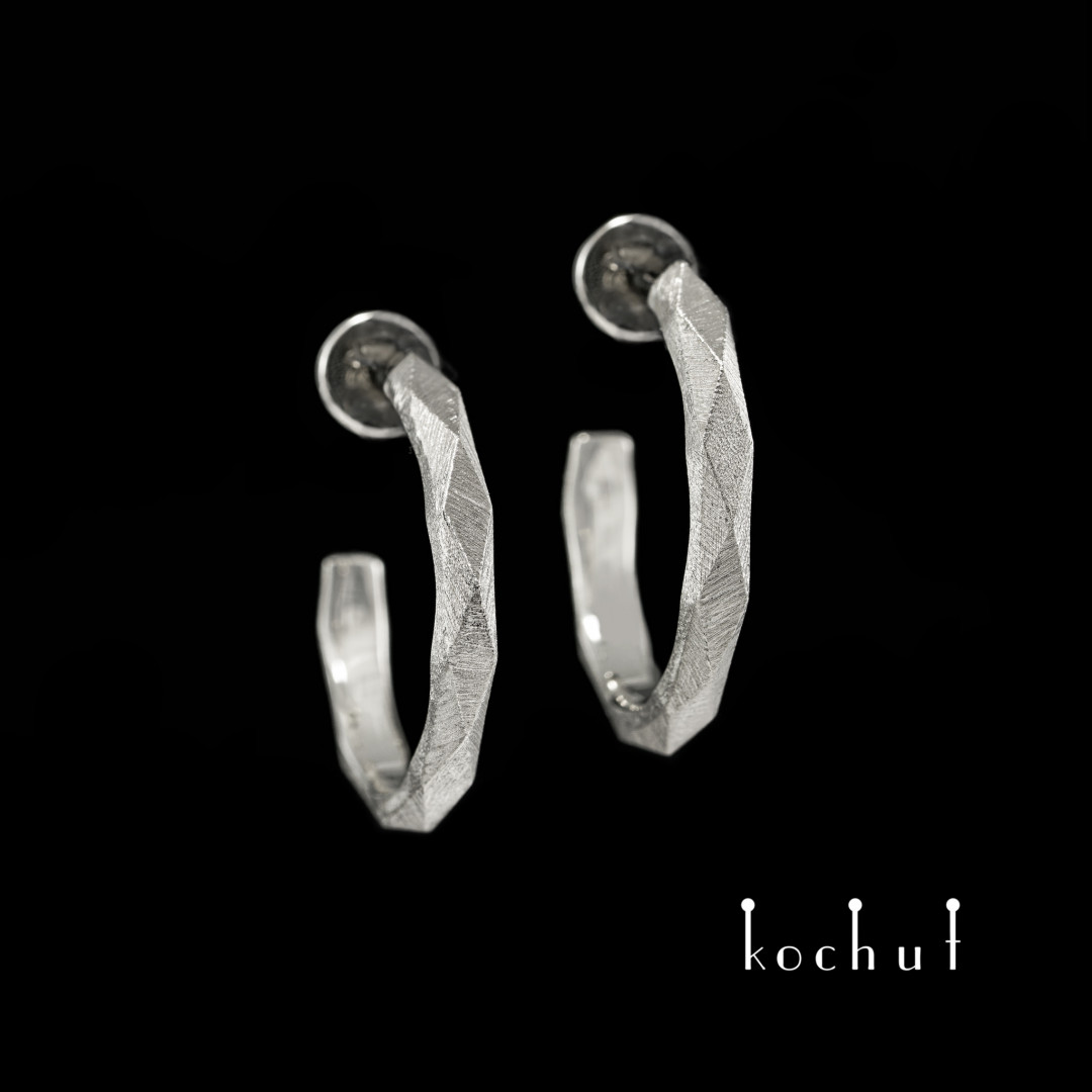 Earrings «My Queen». White gold, white rhodium