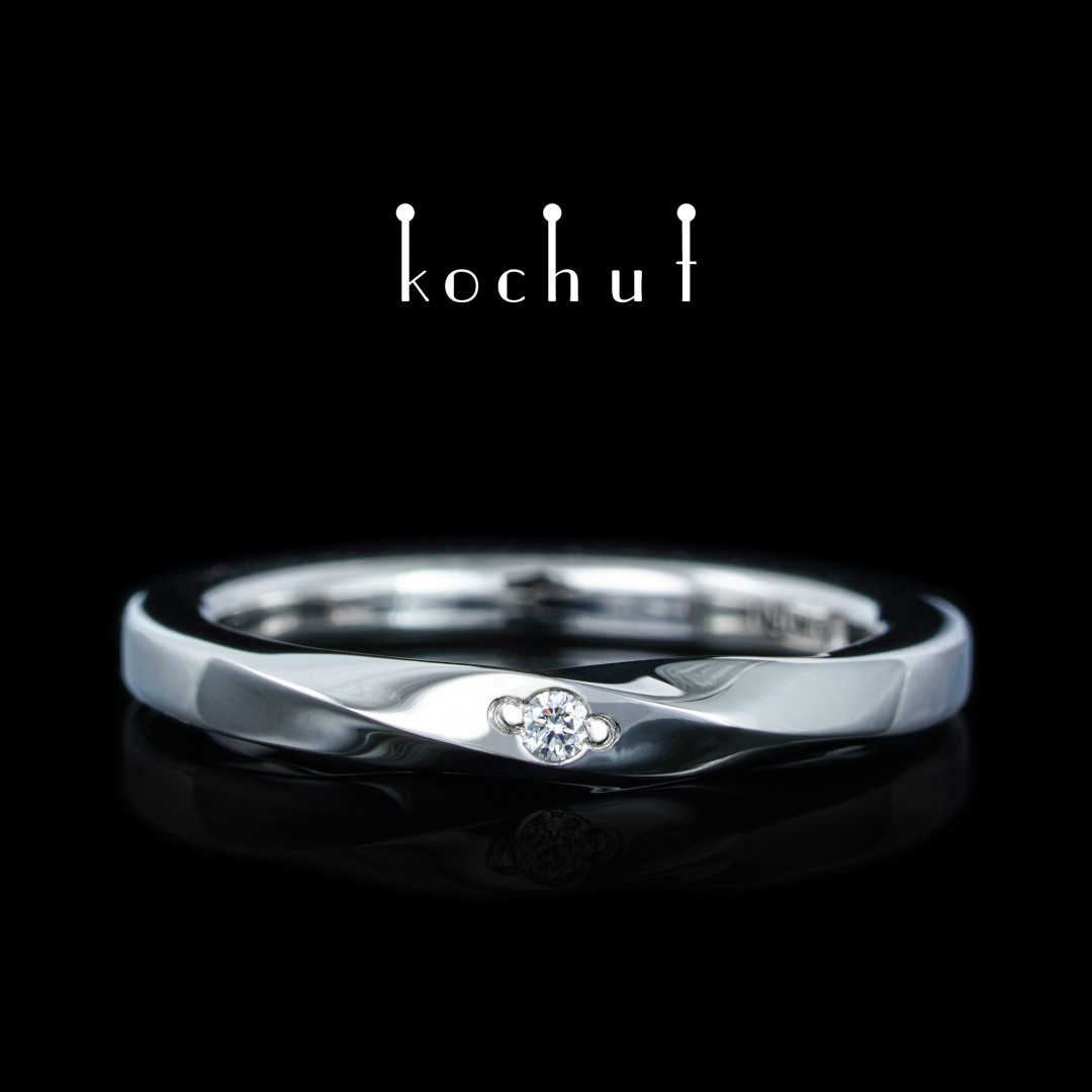 Wedding ring «Mobius ribbon: narrowed». Platinum, diamond
