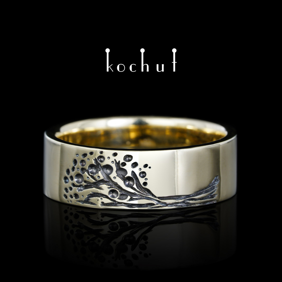 Flat-shaped wedding ring «Tree of life: halves». Yellow gold, black rhodium