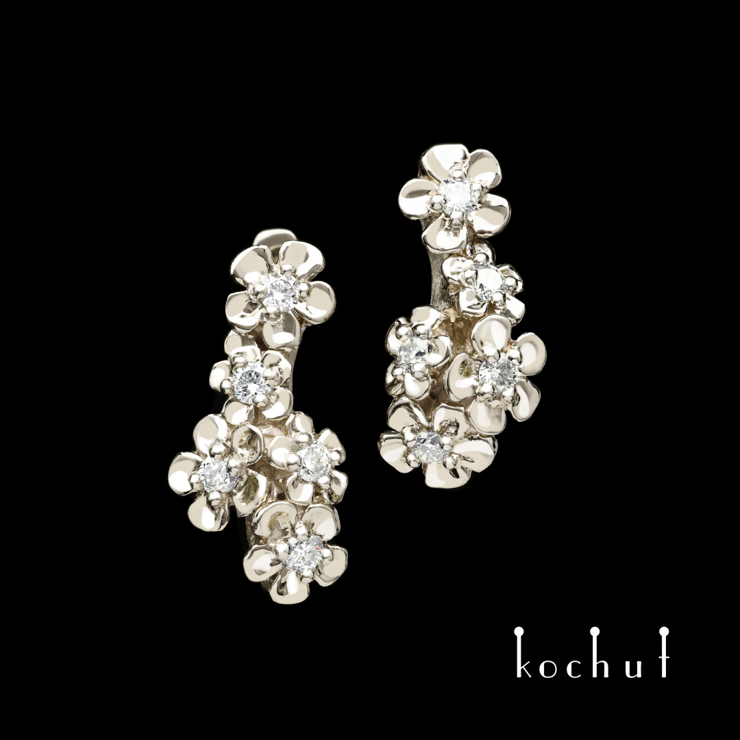 Earrings «Flower tiara». White gold, diamonds