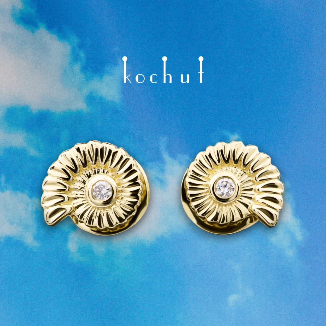 Earrings «Amonite». Yellow gold, diamonds