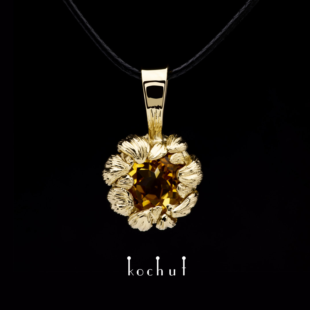 Pendant «Peony». Yellow gold, citrine