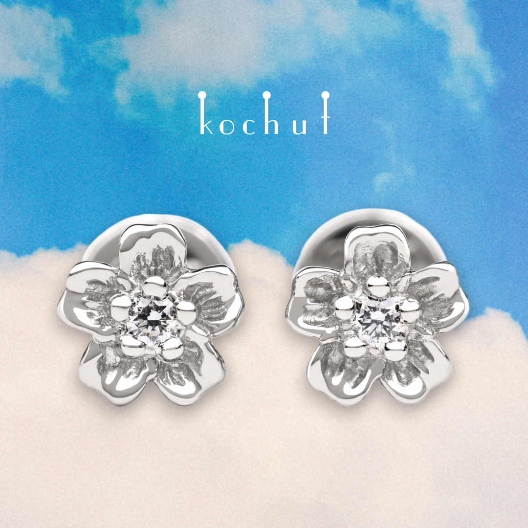 Earrings «Flowers». White gold, diamonds, white rhodium