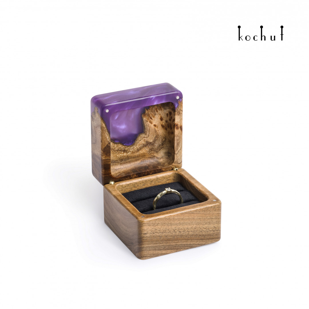Jewellery box «Quadrum». Walnut, elm, purple epoxy resin