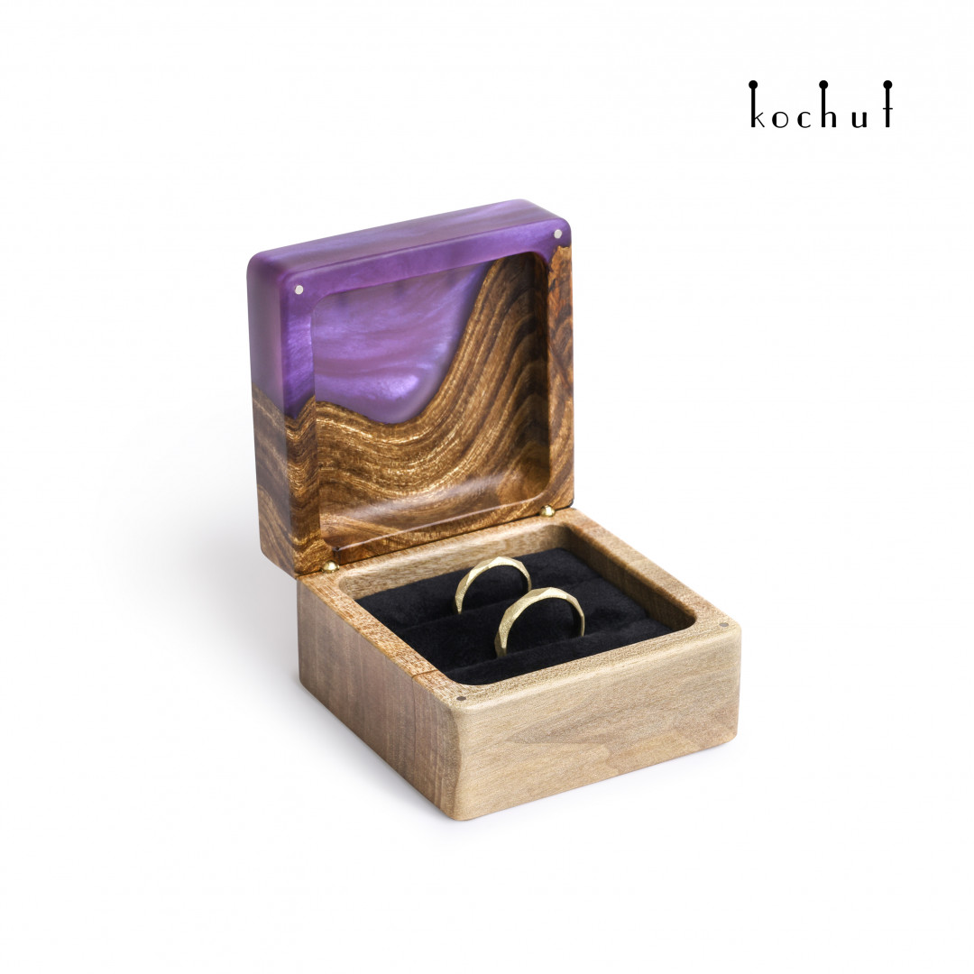 Jewellery box «Quadrum». Walnut, elm, purple epoxy resin